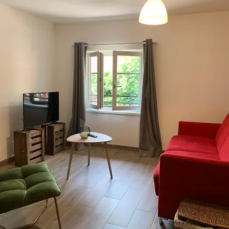Doux Refuge Avec Terrasse Parking Gratuit Apartment